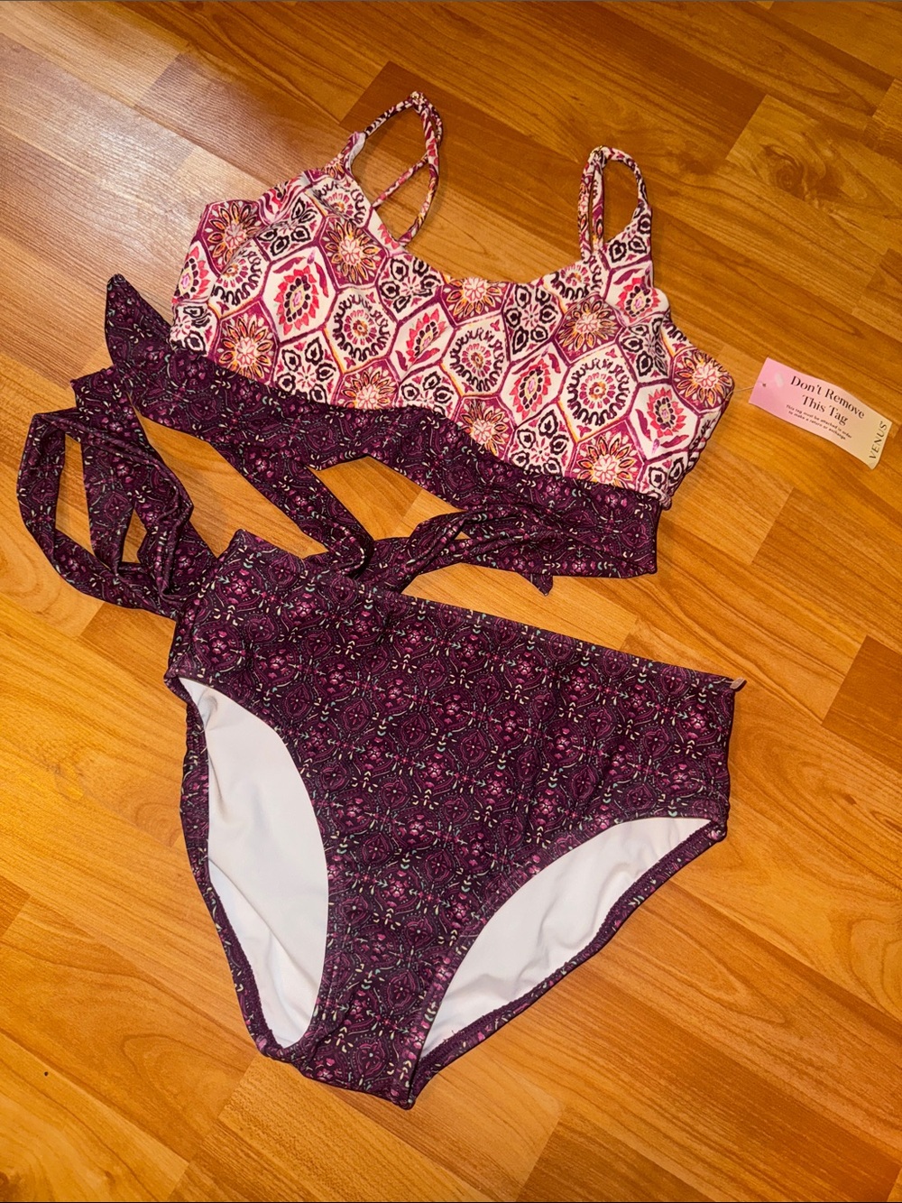 Venus women’s NWT pink/purple abstract 2 pc bathing suit